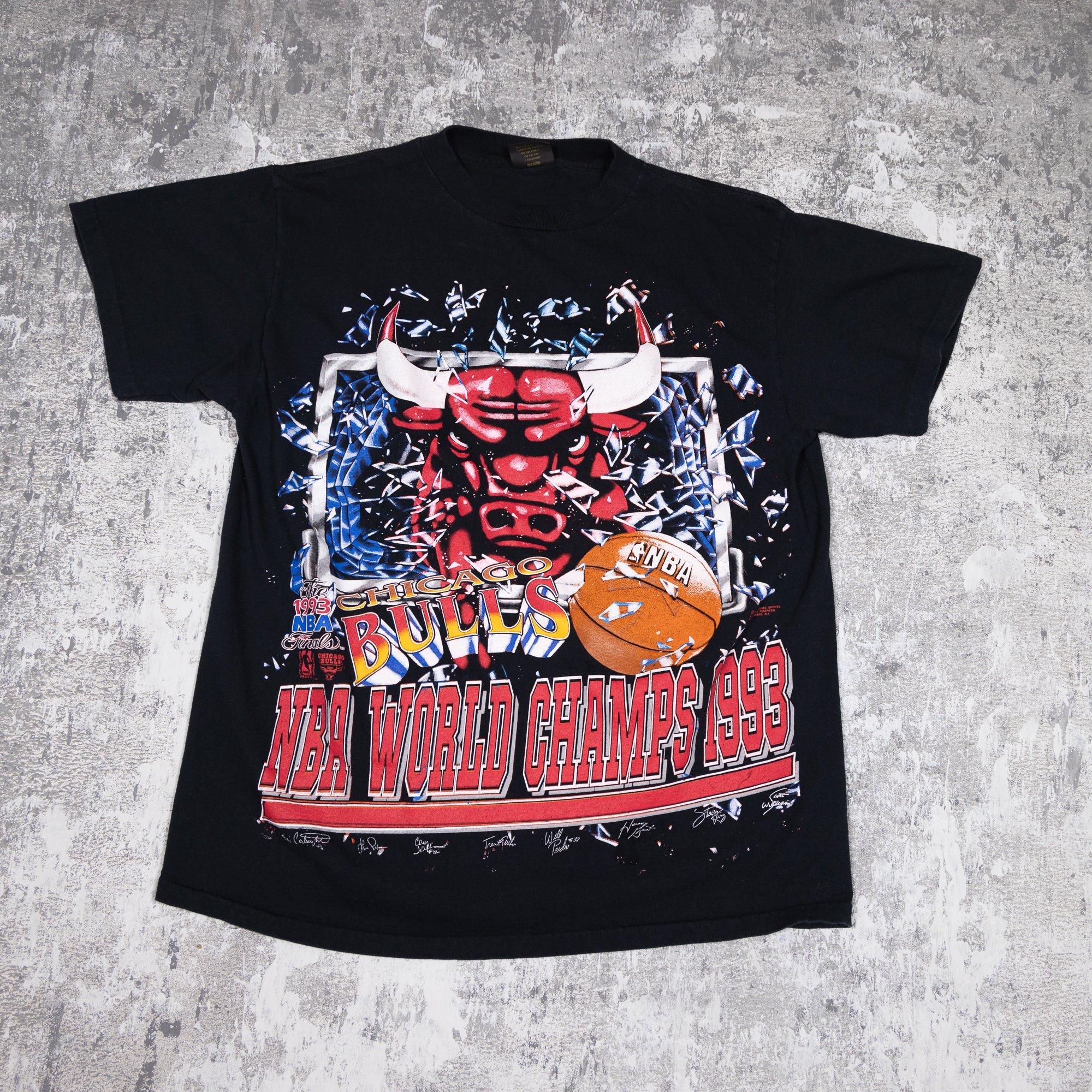 Chicago Bulls Shattered Vintage 90s Tee