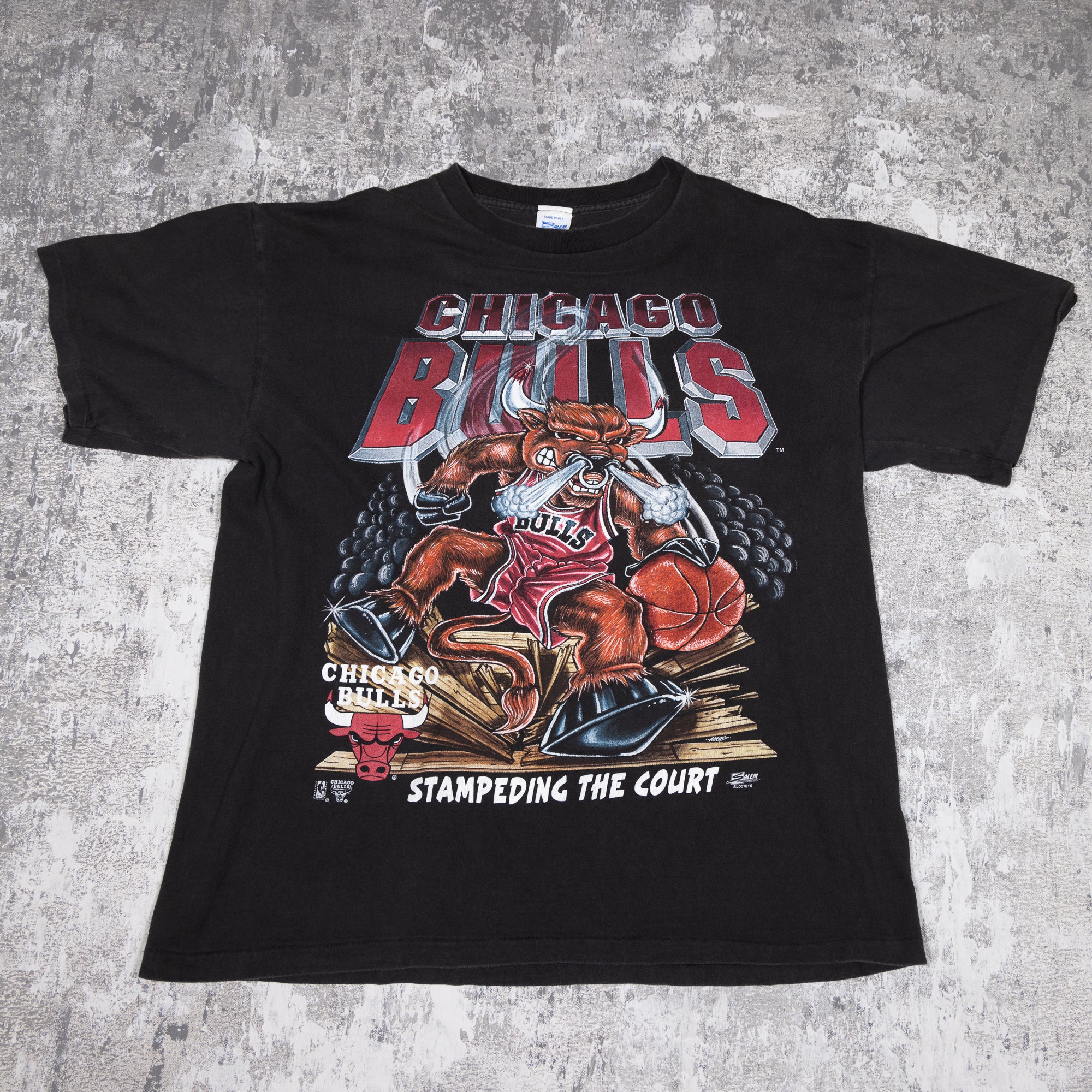 Chicago Bulls Stampeding the Court Vintage 90s Tee