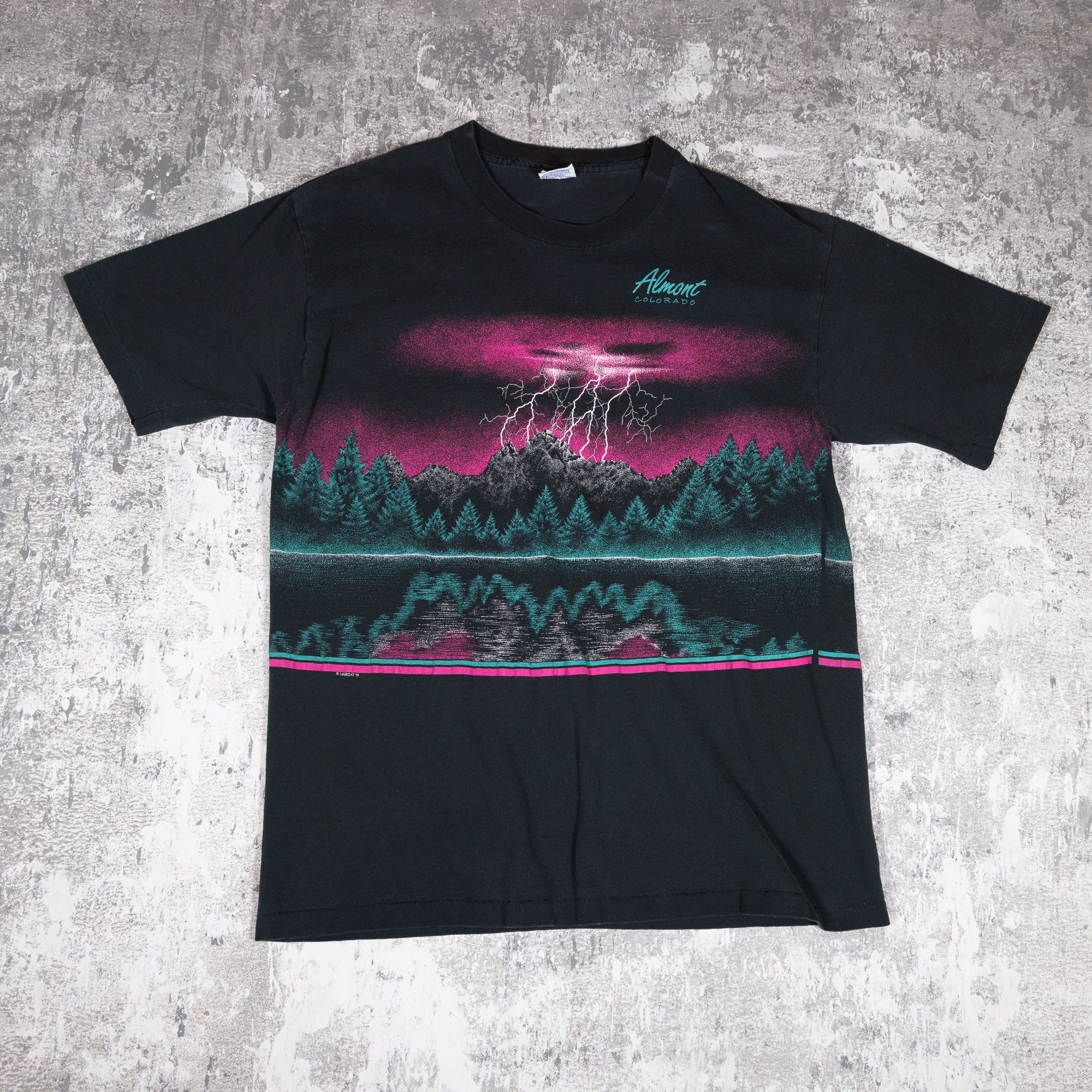 Coloroda Mountains Vintage 90s Tee